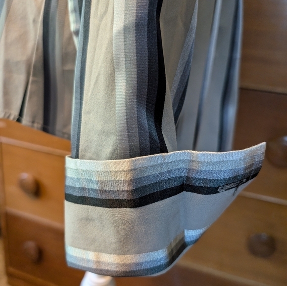 New York & Company Top Size XL Button Up Stretch - Picture 5 of 13